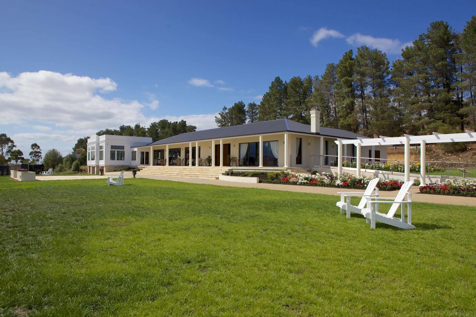 Riversdale Estate Cottages Cambridge Exterior photo